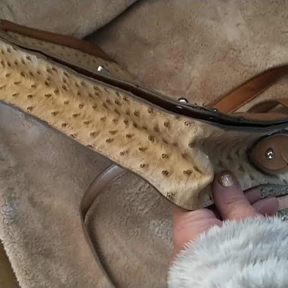 Merona Crossbody Bag - Picture 4 of 9